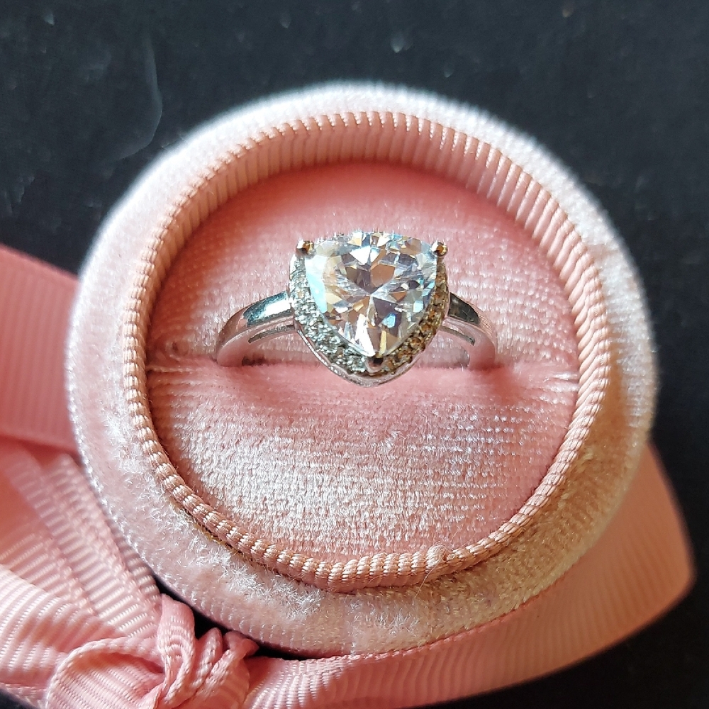 Elegant 925 Silver Heart-Shaped Ring